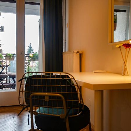 Ultracentral Hong Kong 3 Bdrm Apartment Бухарест Екстер'єр фото