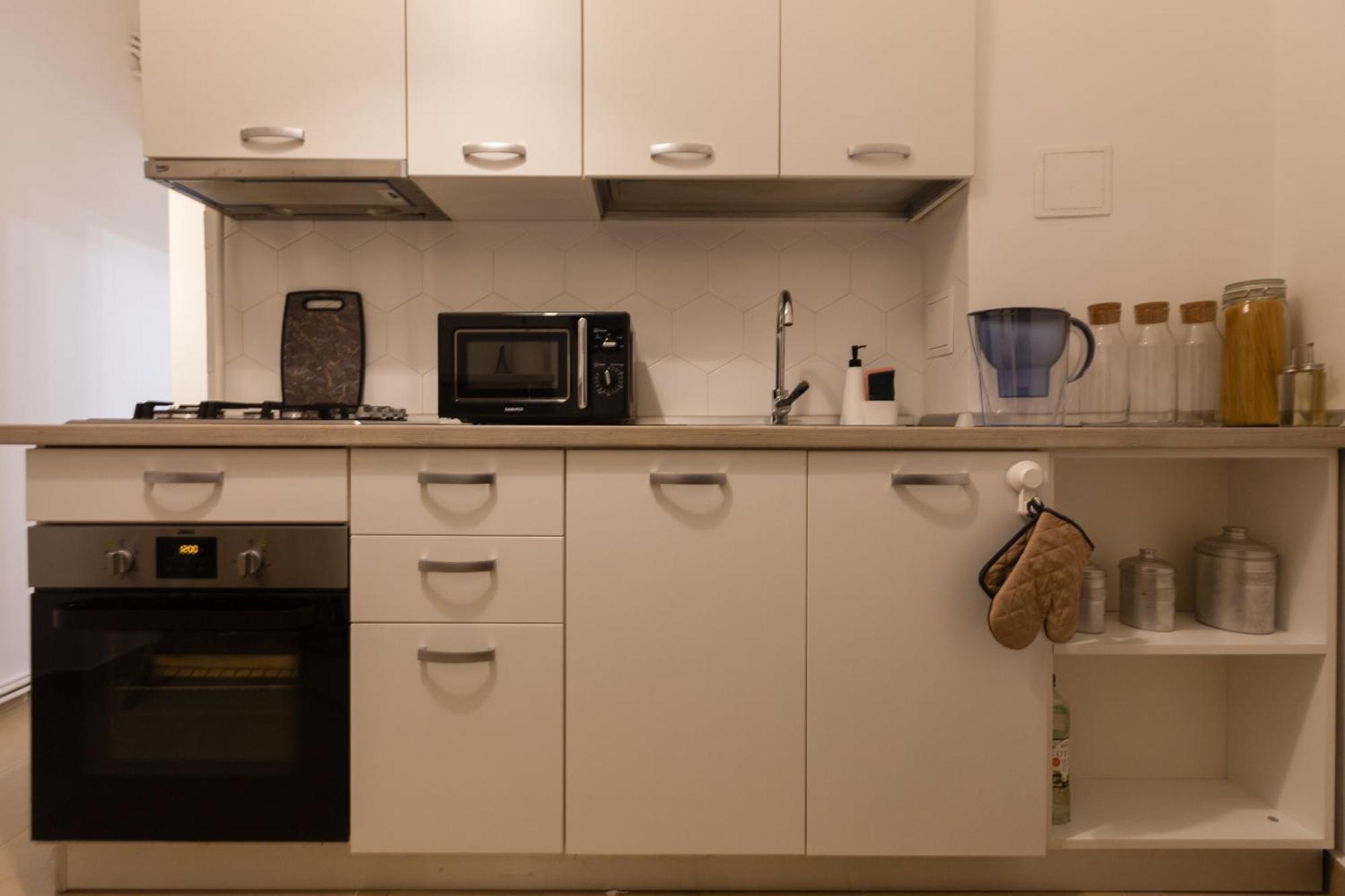 Ultracentral Hong Kong 3 Bdrm Apartment Бухарест Екстер'єр фото
