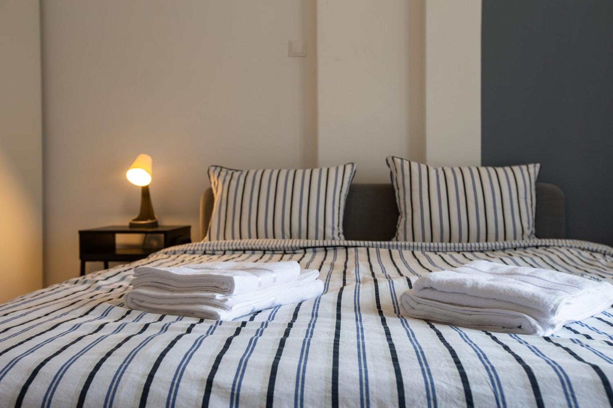 Ultracentral Hong Kong 3 Bdrm Apartment Бухарест Екстер'єр фото