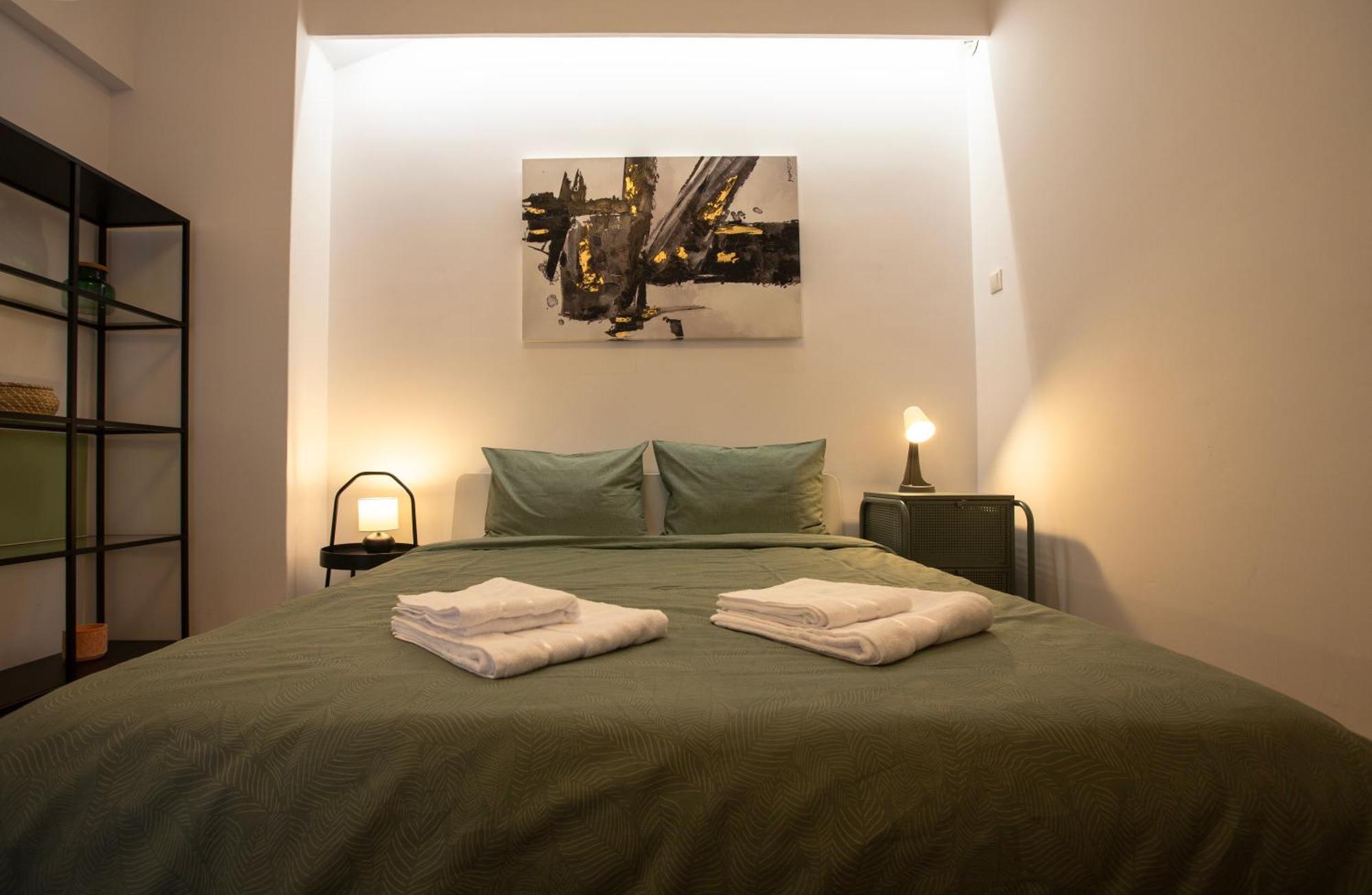 Ultracentral Hong Kong 3 Bdrm Apartment Бухарест Екстер'єр фото