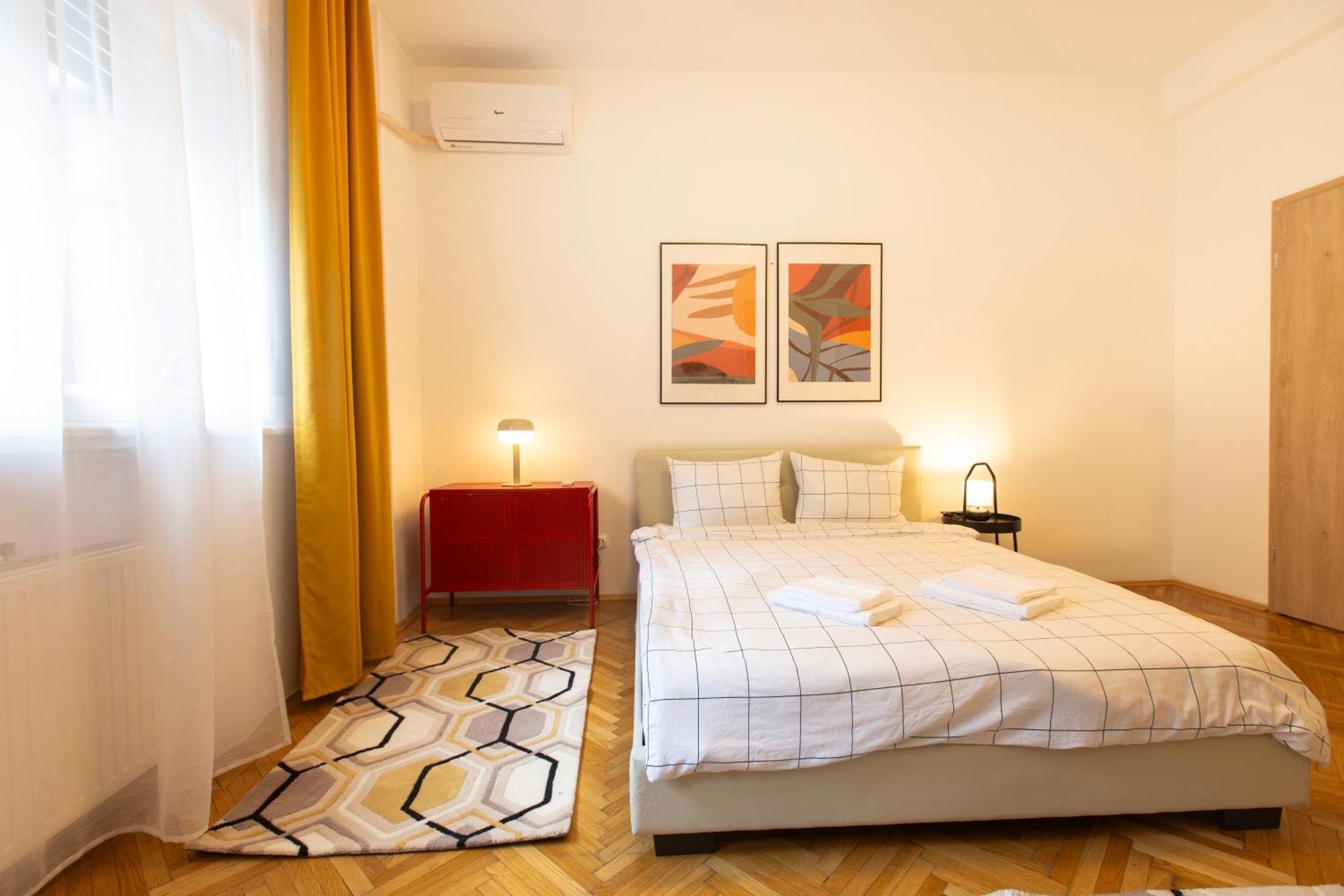 Ultracentral Hong Kong 3 Bdrm Apartment Бухарест Екстер'єр фото