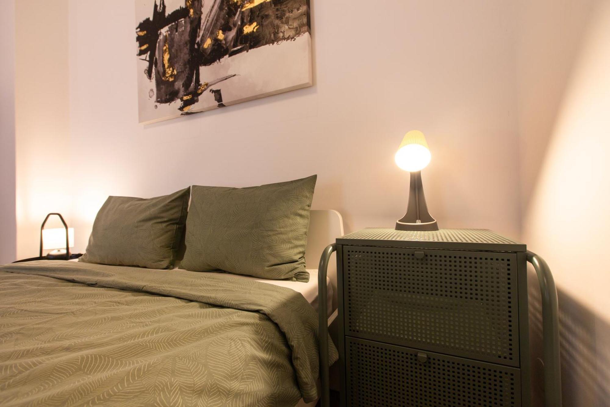 Ultracentral Hong Kong 3 Bdrm Apartment Бухарест Екстер'єр фото