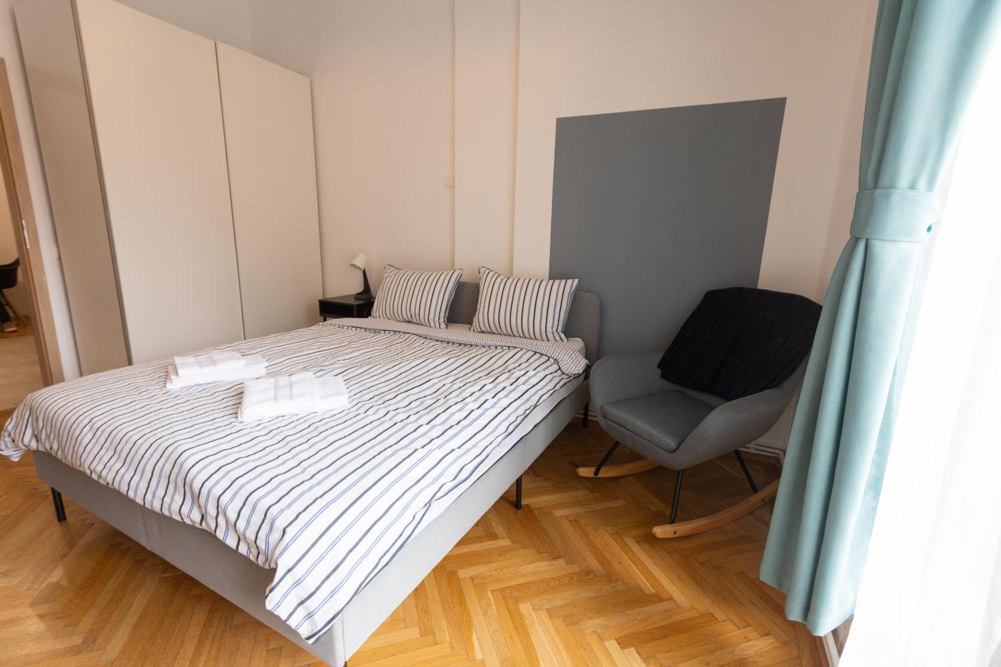 Ultracentral Hong Kong 3 Bdrm Apartment Бухарест Екстер'єр фото