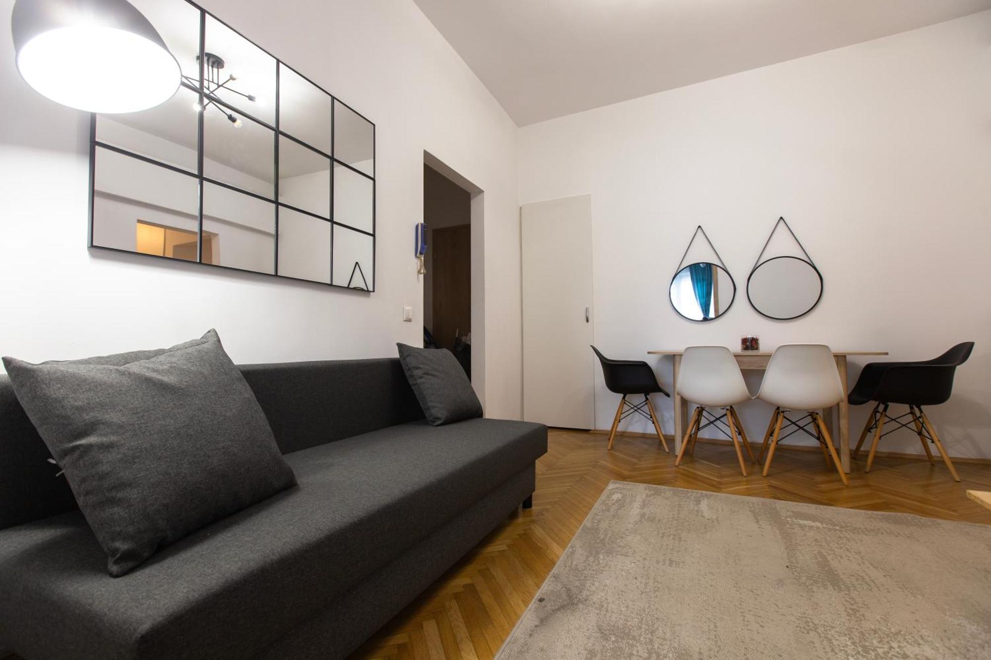 Ultracentral Hong Kong 3 Bdrm Apartment Бухарест Екстер'єр фото