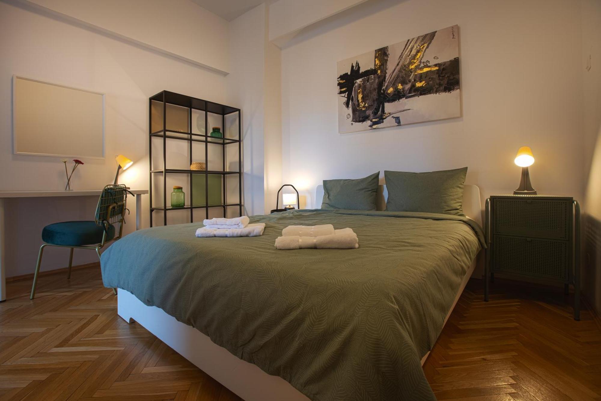 Ultracentral Hong Kong 3 Bdrm Apartment Бухарест Екстер'єр фото