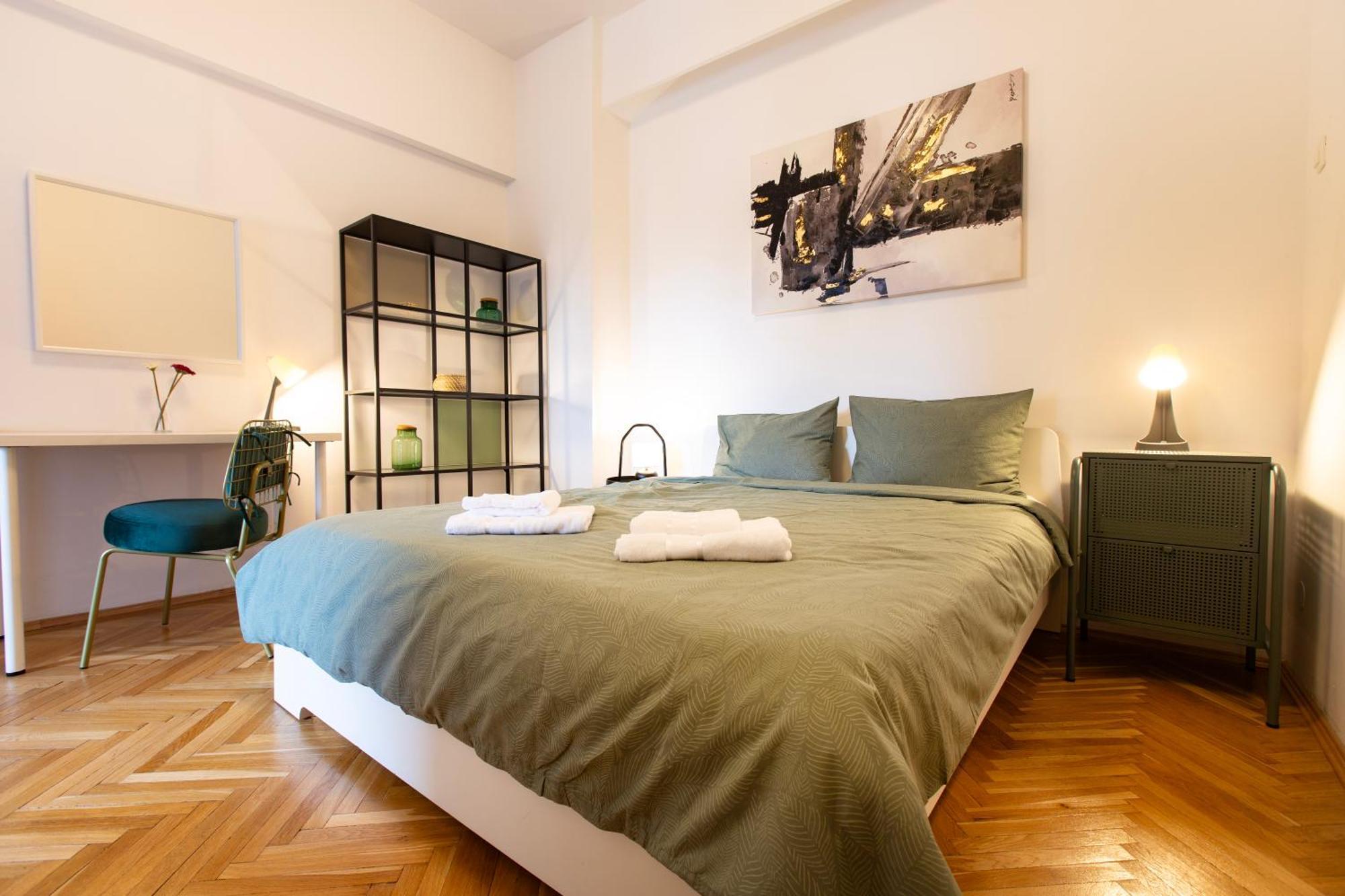 Ultracentral Hong Kong 3 Bdrm Apartment Бухарест Екстер'єр фото